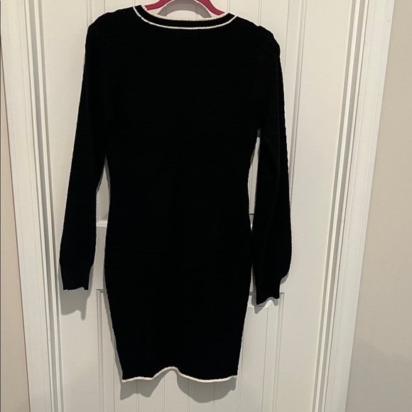 Chic Black Long Sleeve Sweater Dress with White Accents - Picture 7 of 7